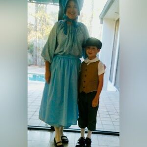 Women’s medium Colonial Williamsburg costume blue floral